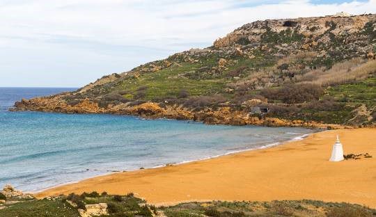 Air b and b gozo